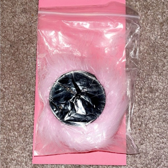 💖FREE with Purchase💖 Pink Fuzzy Pasties!! - Picture 3 of 4